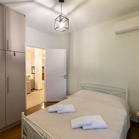 Kariatides Apartment