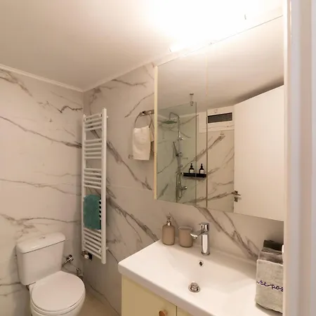Kariatides Apartment *