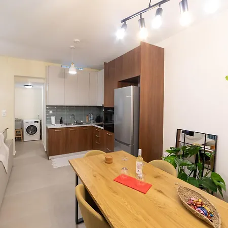 Kariatides Apartment *
